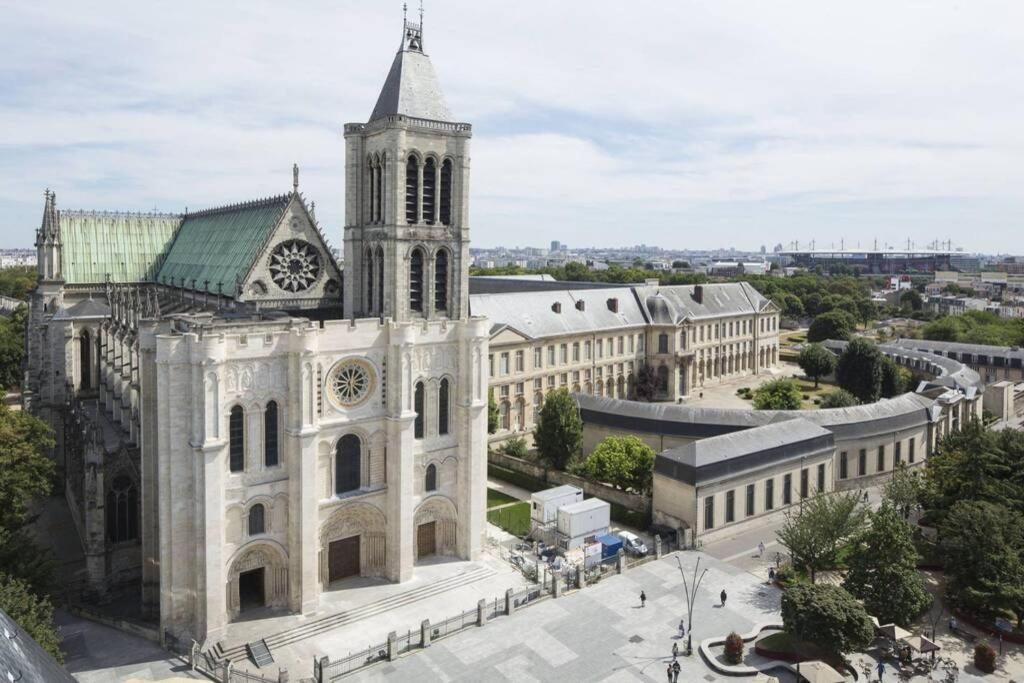 Appartement Chic Apart With Great View Of Paris à Saint-Denis  Extérieur photo